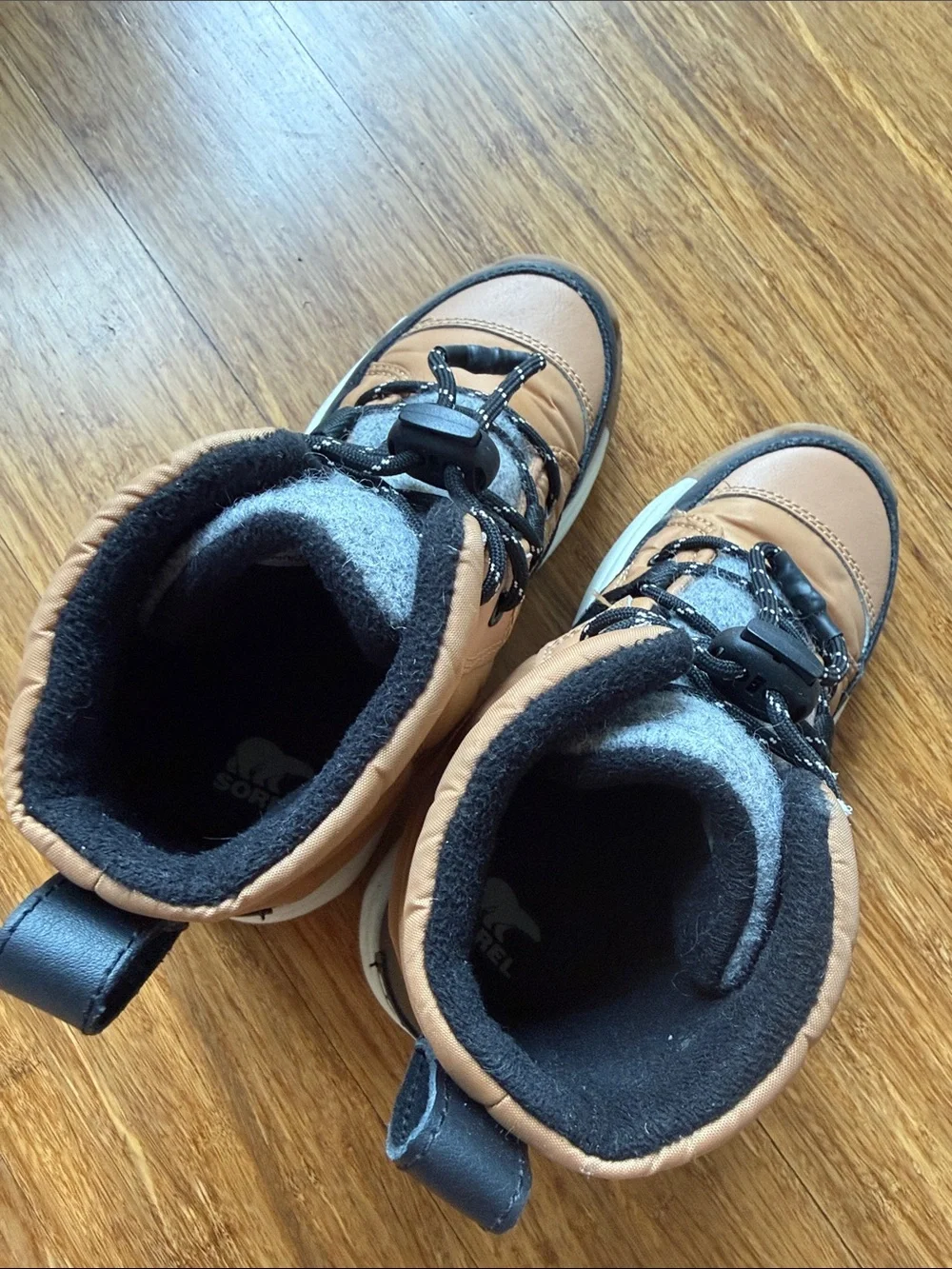 Sorel Whitney III Kids Tan and Black Lace-Up Winter Boots Sz Youth 3